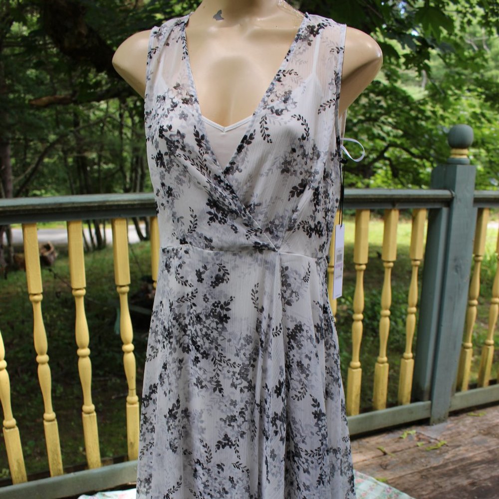 NWT Calvin Klein Dress Black White Floral Dress Sz 6 Pretty